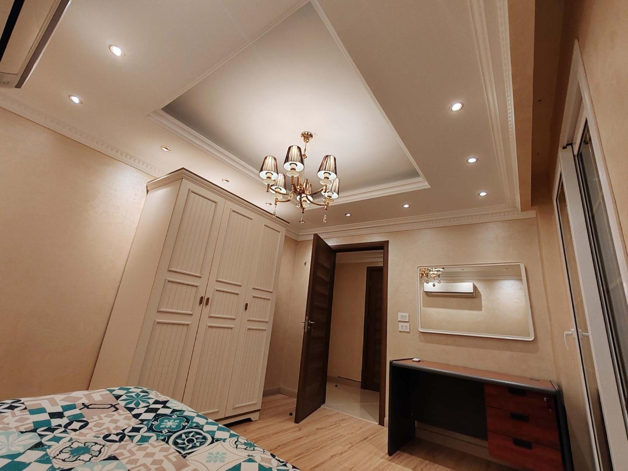 Luxury Furnished Flat In Rehab New דירה